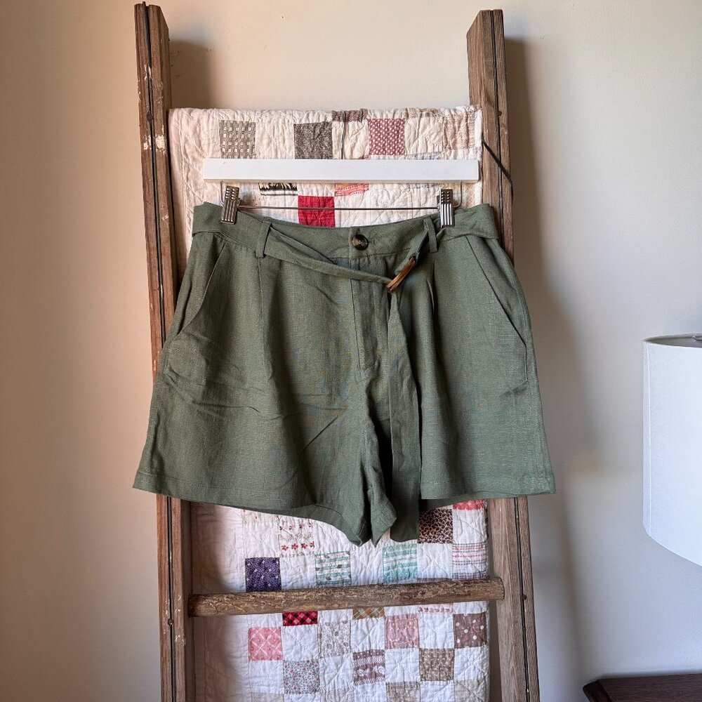 C'est Moi Linen-Blend Belted Shorts
